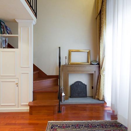 Old Tower Ponte Vecchio Suite Florence Exterior photo