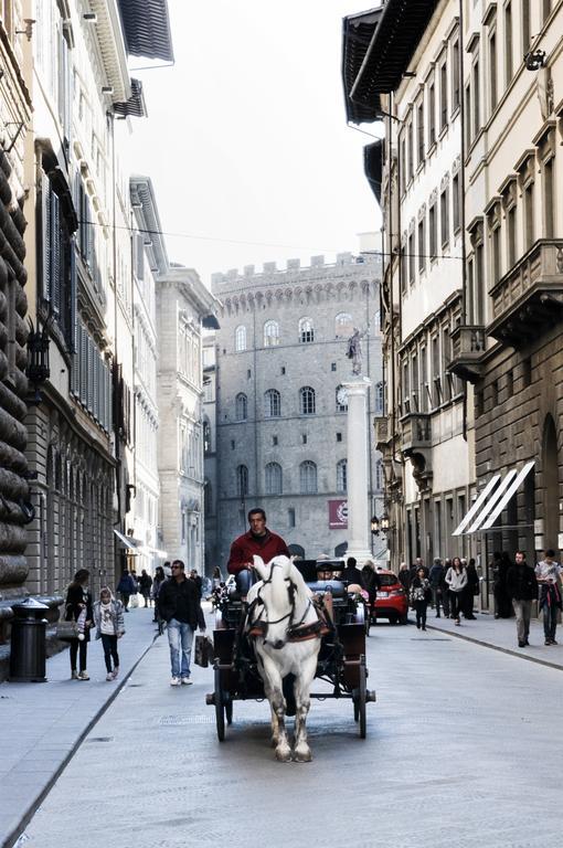 Old Tower Ponte Vecchio Suite Florence Exterior photo